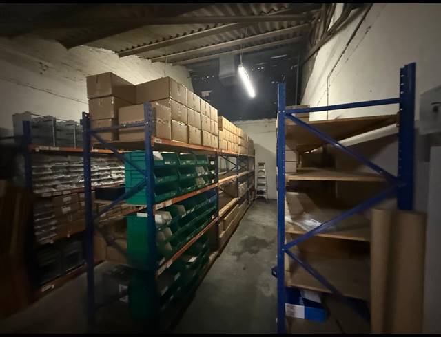2,366M² WAREHOUSE TO LET IN PAARDEN EILAND